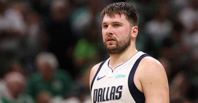 那不勒斯欲租曼联中场梅诺并承担全额薪资