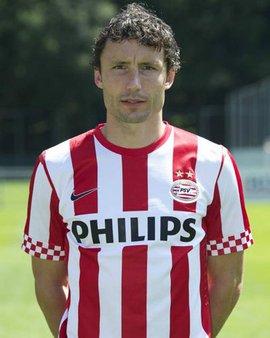 广厦半场53-44领先北京，胡金秋21分翟晓川9分