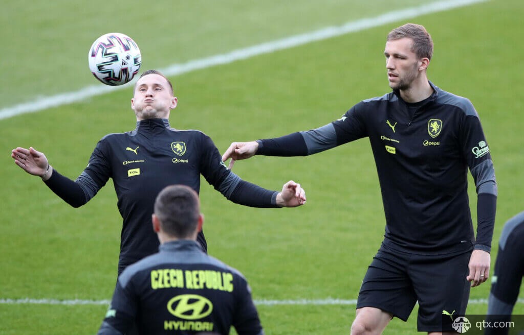 替补球员的 替补球员的